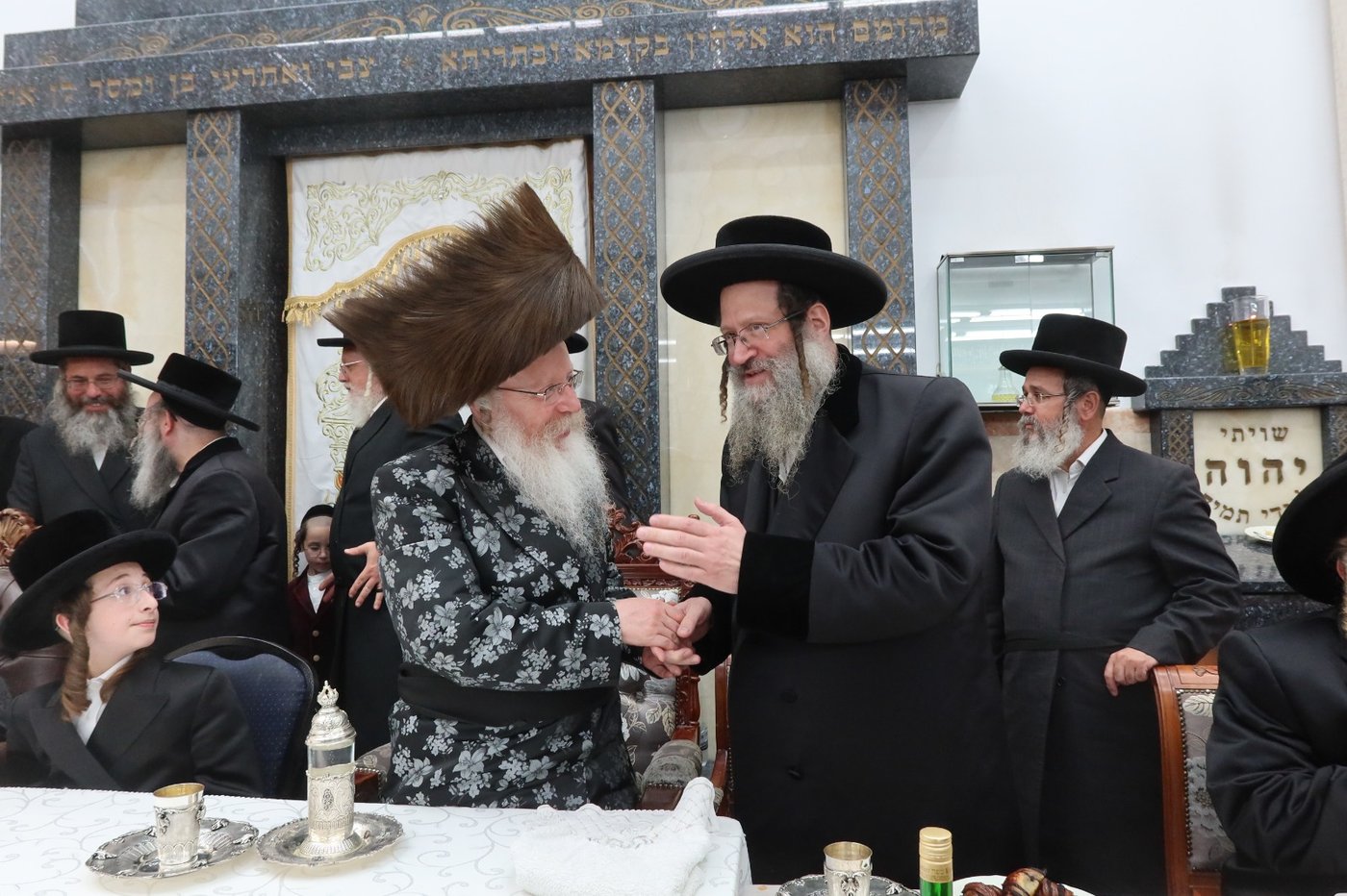 שמחת בר המצווה בטשארנאביל - קרעטשניף קריית גת | צילום: א. שטול, מהנעשה והנשמע
