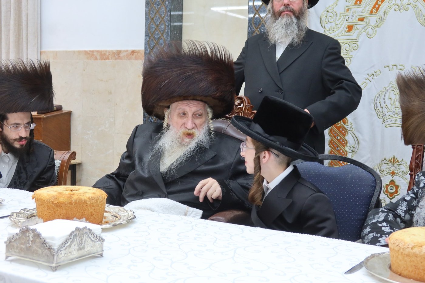 שמחת בר המצווה בטשארנאביל - קרעטשניף קריית גת | צילום: א. שטול, מהנעשה והנשמע
