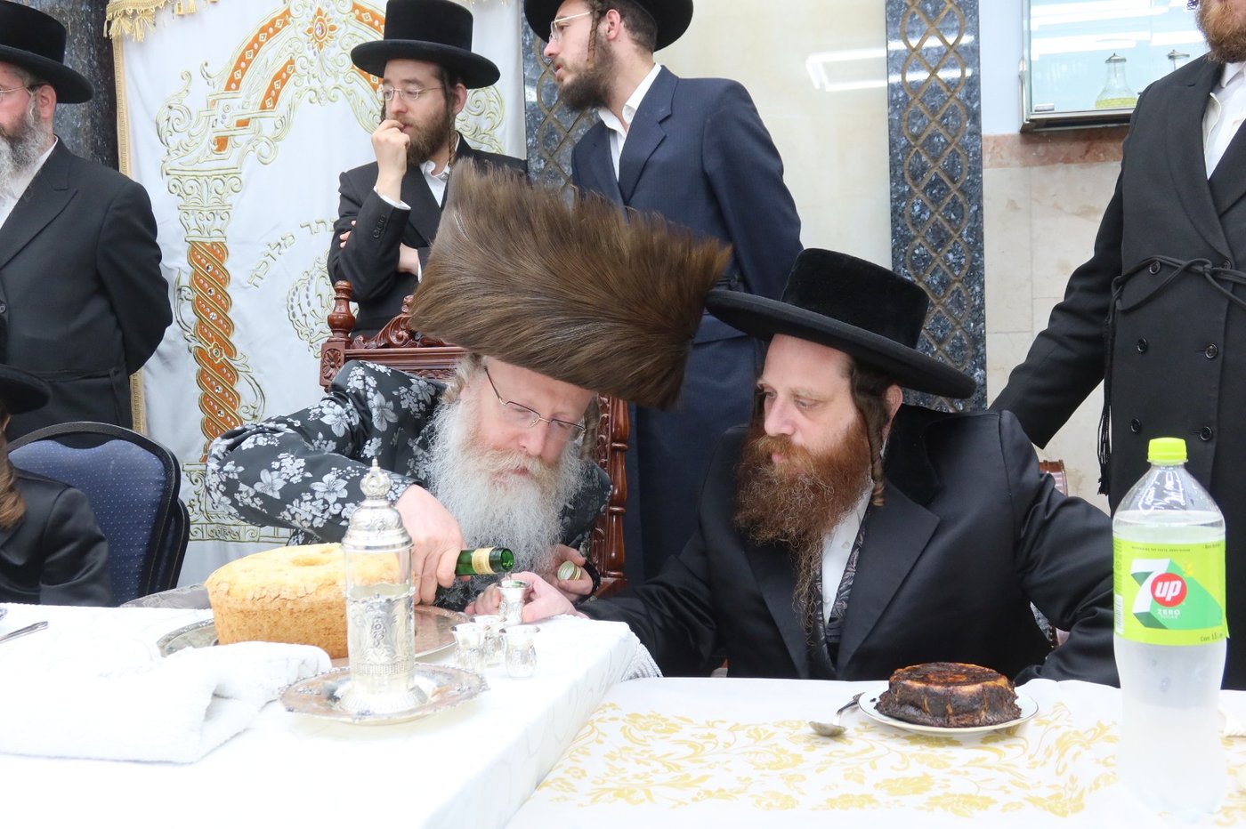 שמחת בר המצווה בטשארנאביל - קרעטשניף קריית גת | צילום: א. שטול, מהנעשה והנשמע
