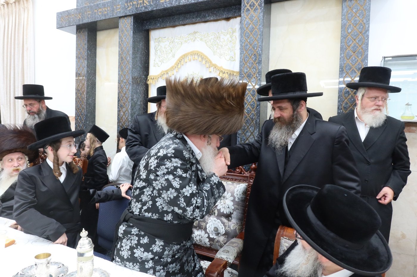 שמחת בר המצווה בטשארנאביל - קרעטשניף קריית גת | צילום: א. שטול, מהנעשה והנשמע