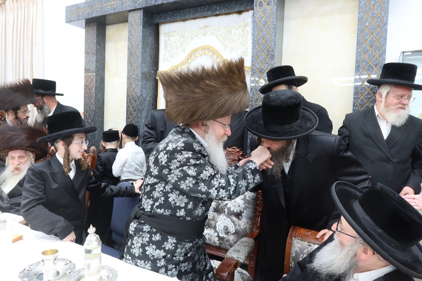שמחת בר המצווה בטשארנאביל - קרעטשניף קריית גת | צילום: א. שטול, מהנעשה והנשמע