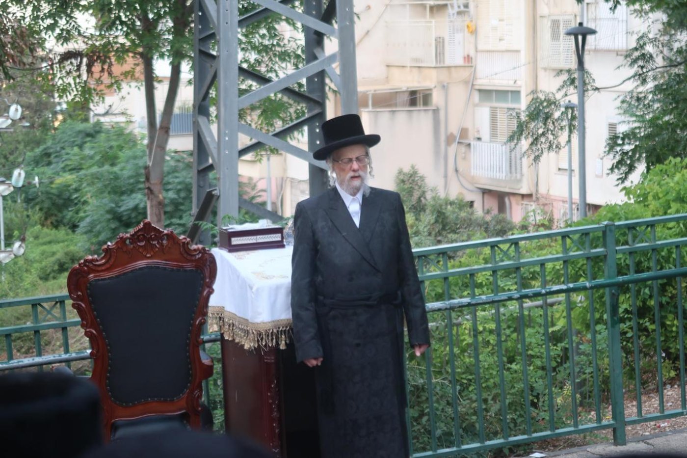 ערב ומוצאי יום הכיפורים בחצר הקודש סערט ויז'ניץ