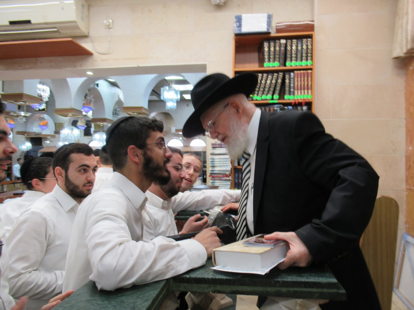 ערב יום הכיפורים בישיבת כסא רחמים | צילום: מושיק ובני כ.