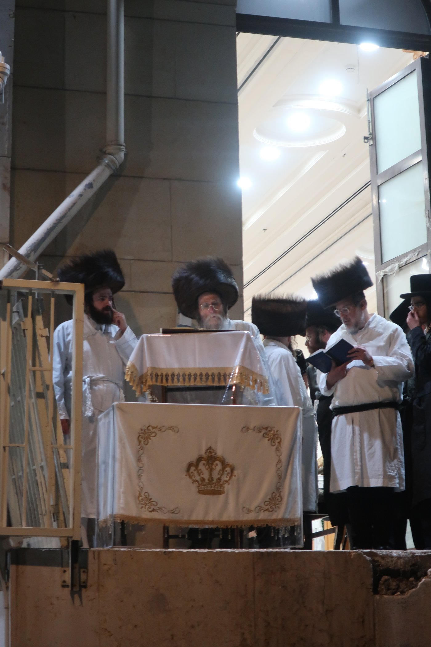 ערב ומוצאי יום כיפור בחצר הקודש ערלוי | צילום: באדיבות המצלם