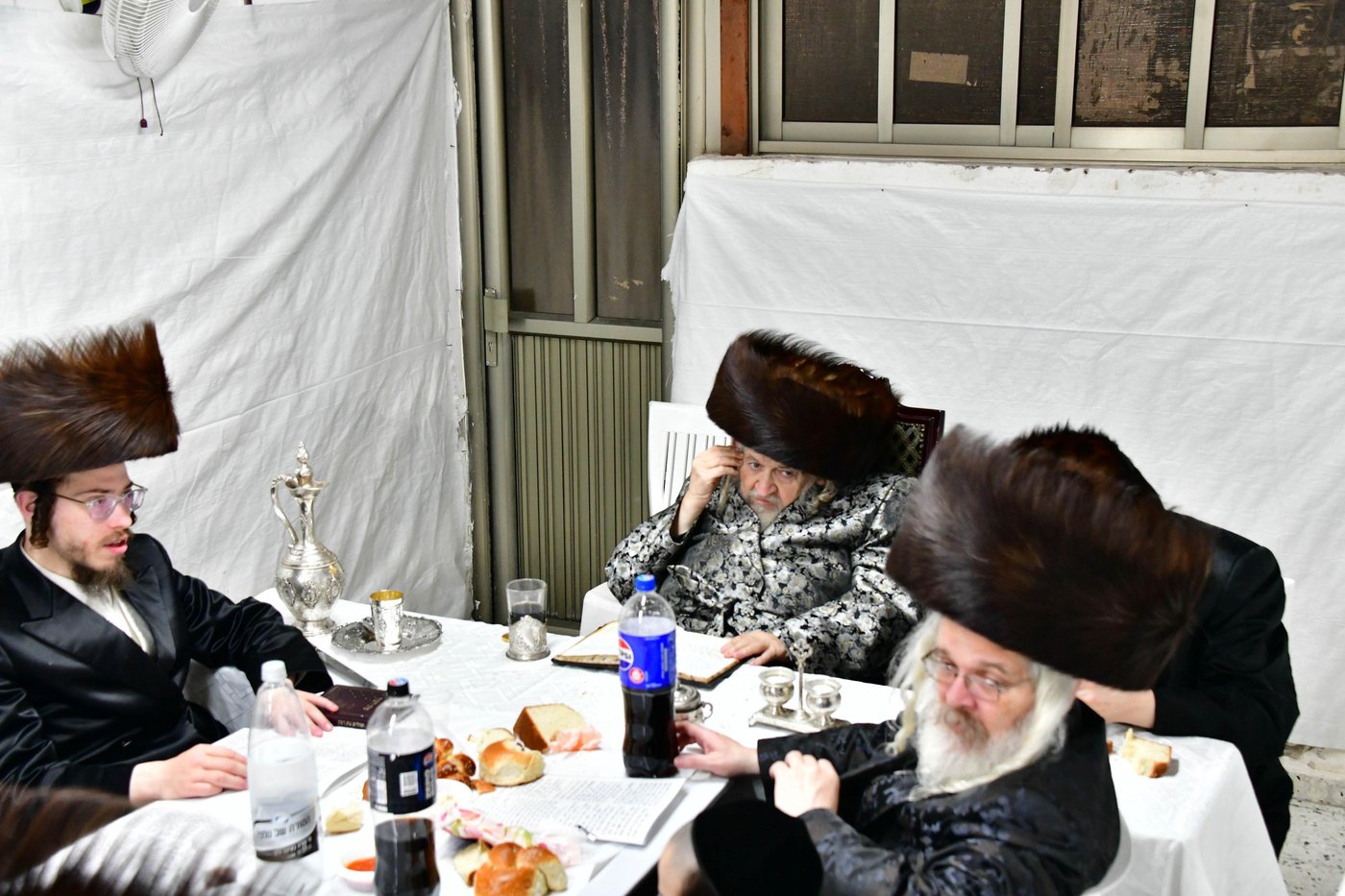 האדמו"ר מטעמשוואר שליט"א בטיש חול המועד סוכות
