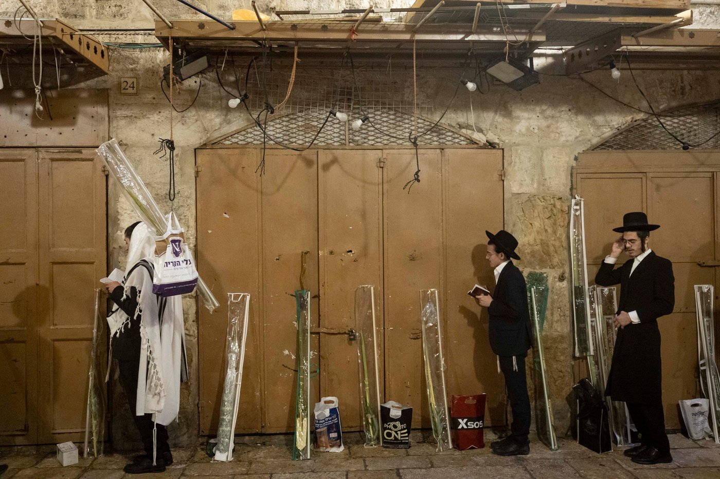 תפילת חול המועד סוכות בעיר העתיקה בירושלים | צילום: חיים גולדברג, פלאש 90