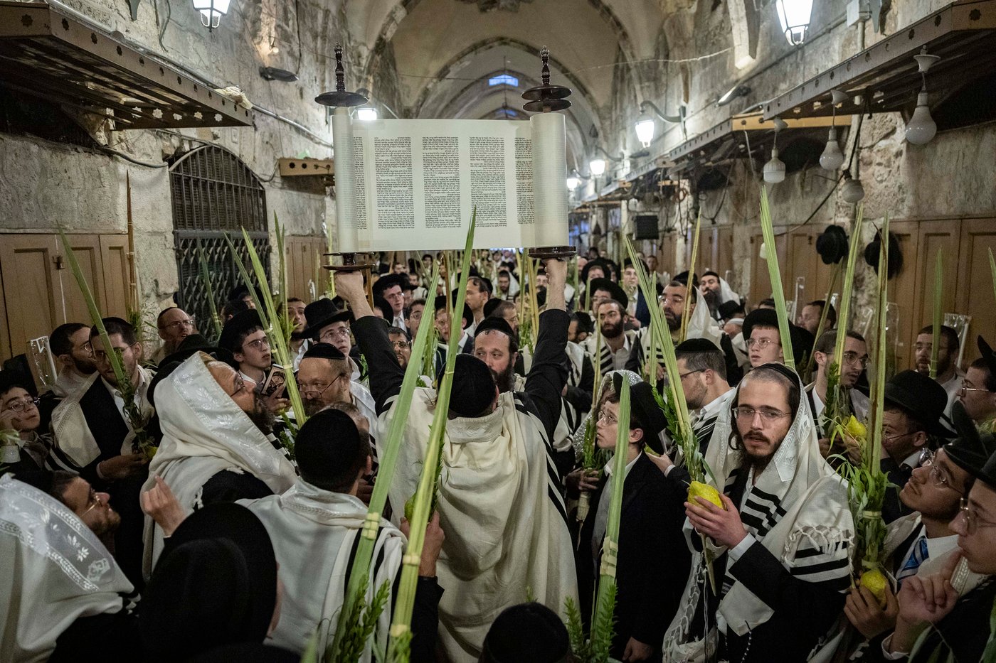 תפילת חול המועד סוכות בעיר העתיקה בירושלים | צילום: חיים גולדברג, פלאש 90