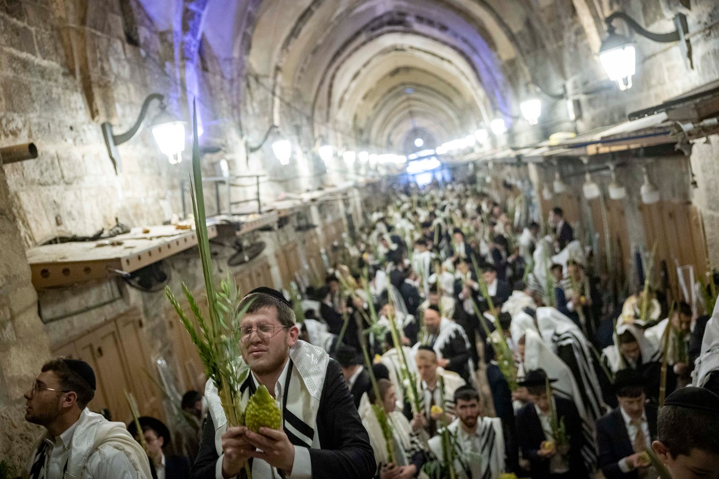 תפילת חול המועד סוכות בעיר העתיקה בירושלים | צילום: חיים גולדברג, פלאש 90