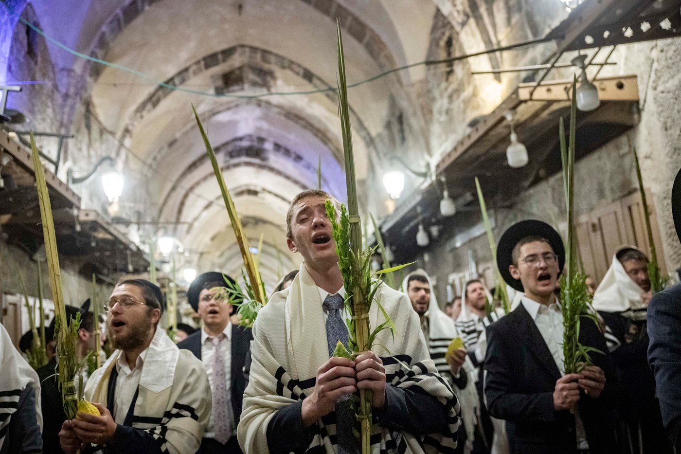 תפילת חול המועד סוכות בעיר העתיקה בירושלים | צילום: חיים גולדברג, פלאש 90