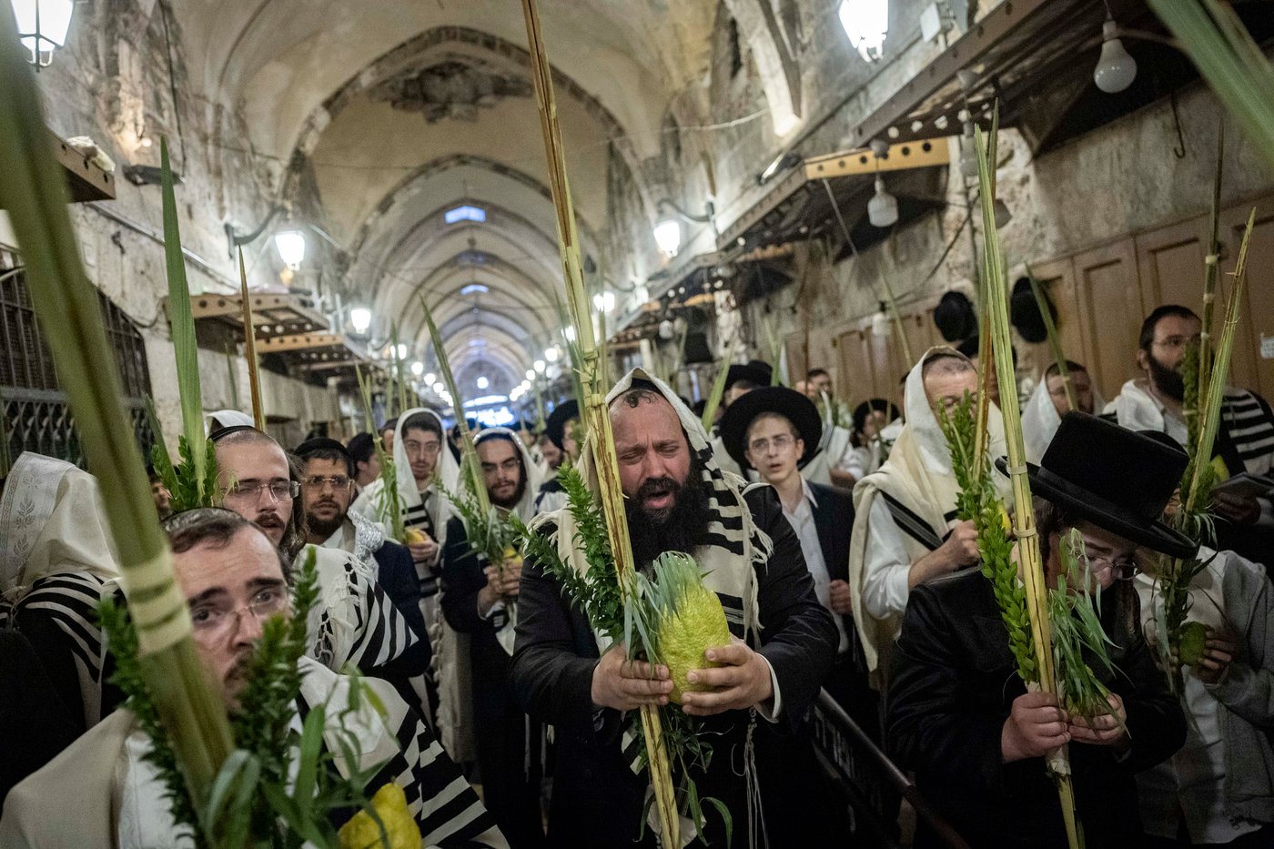 תפילת חול המועד סוכות בעיר העתיקה בירושלים | צילום: חיים גולדברג, פלאש 90