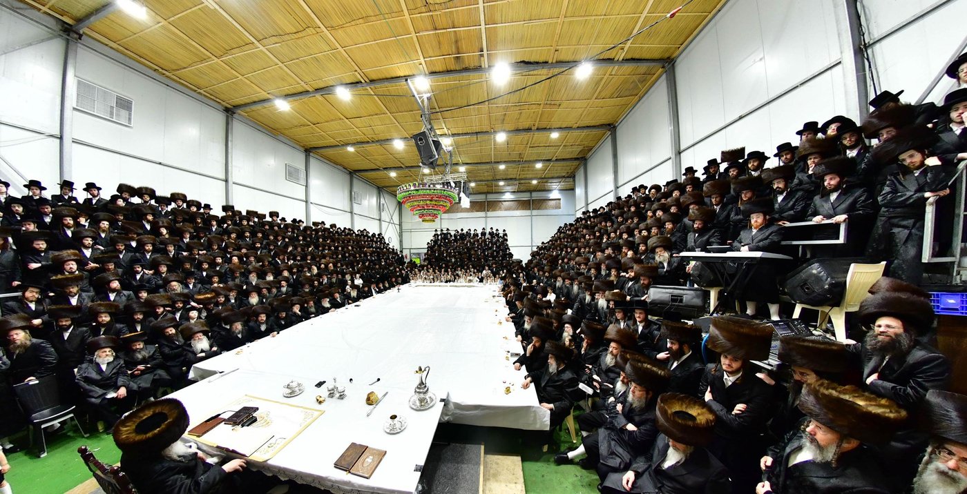 האדמו"ר מדארג שליט"א בטיש חול המועד סוכות