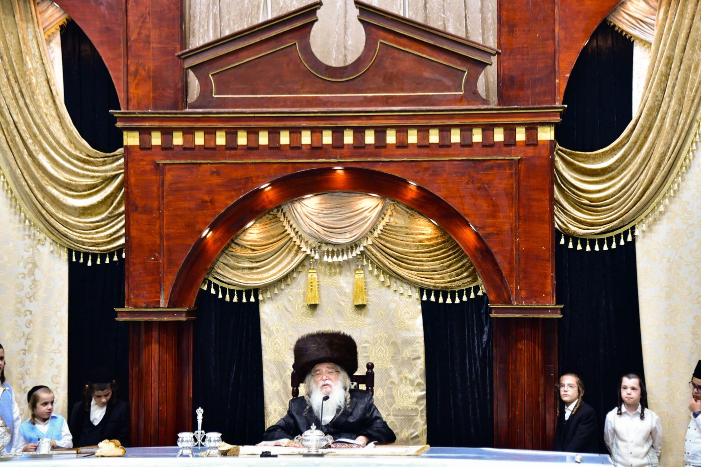 האדמו"ר מדארג שליט"א בטיש חול המועד סוכות