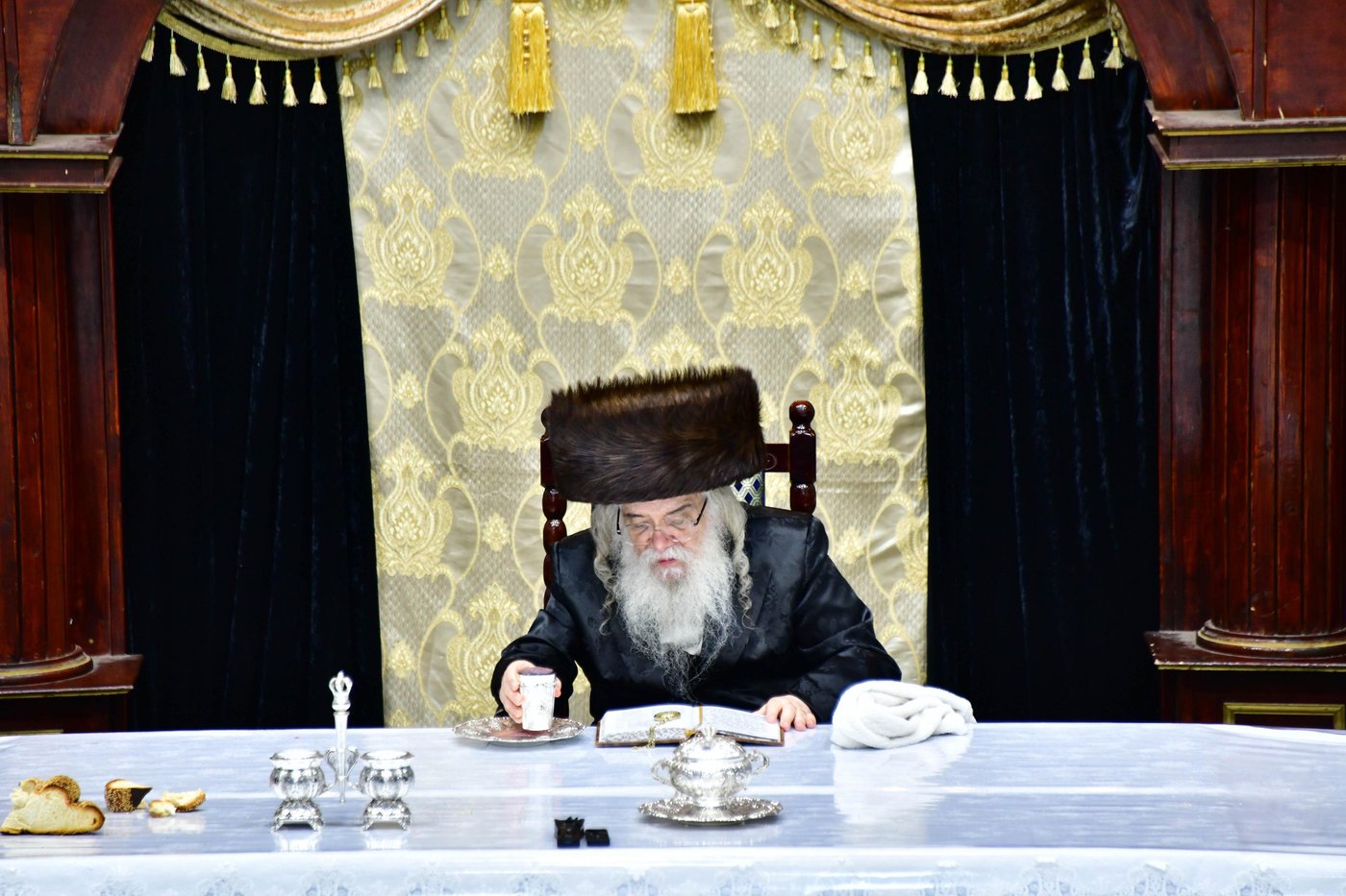 האדמו"ר מדארג שליט"א בטיש חול המועד סוכות