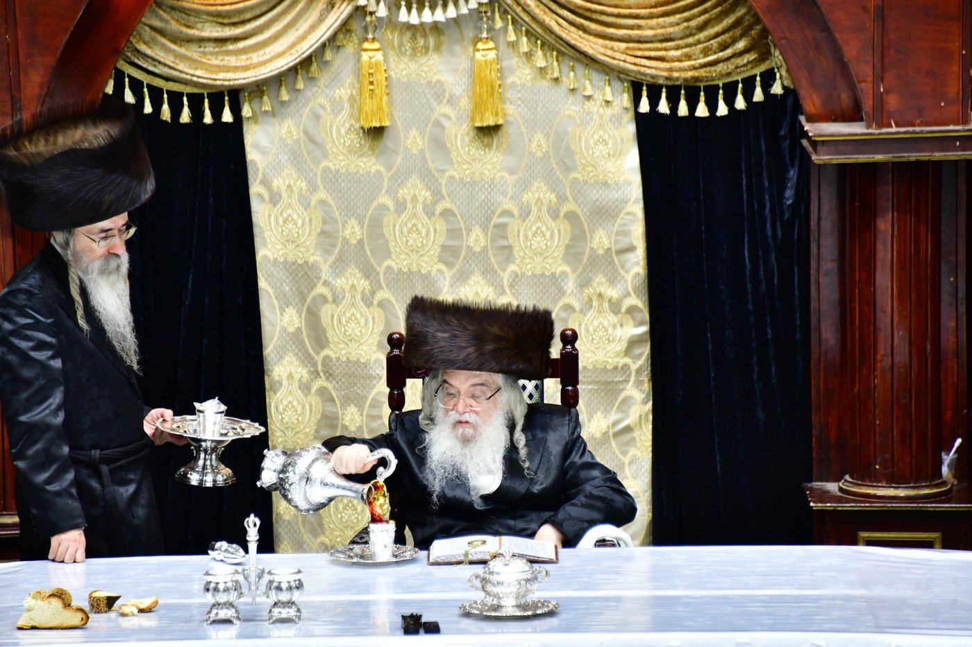האדמו"ר מדארג שליט"א בטיש חול המועד סוכות