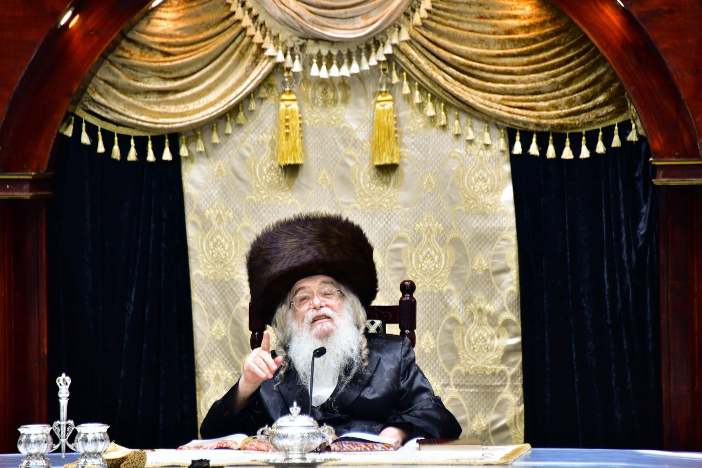 האדמו"ר מדארג שליט"א בטיש חול המועד סוכות