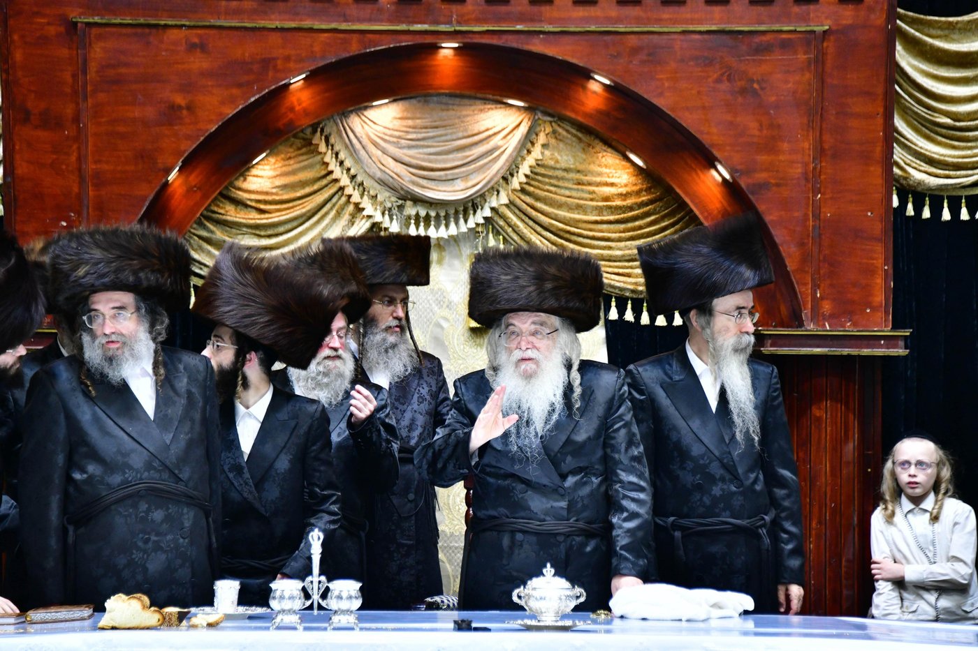 האדמו"ר מדארג שליט"א בטיש חול המועד סוכות