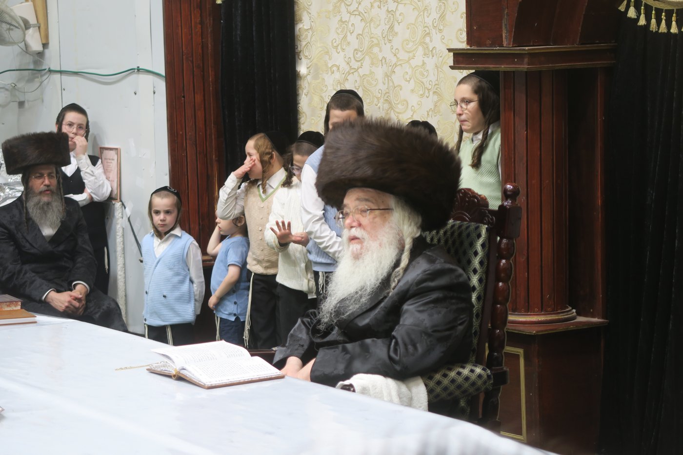 האדמו"ר מדארג שליט"א בטיש חול המועד סוכות