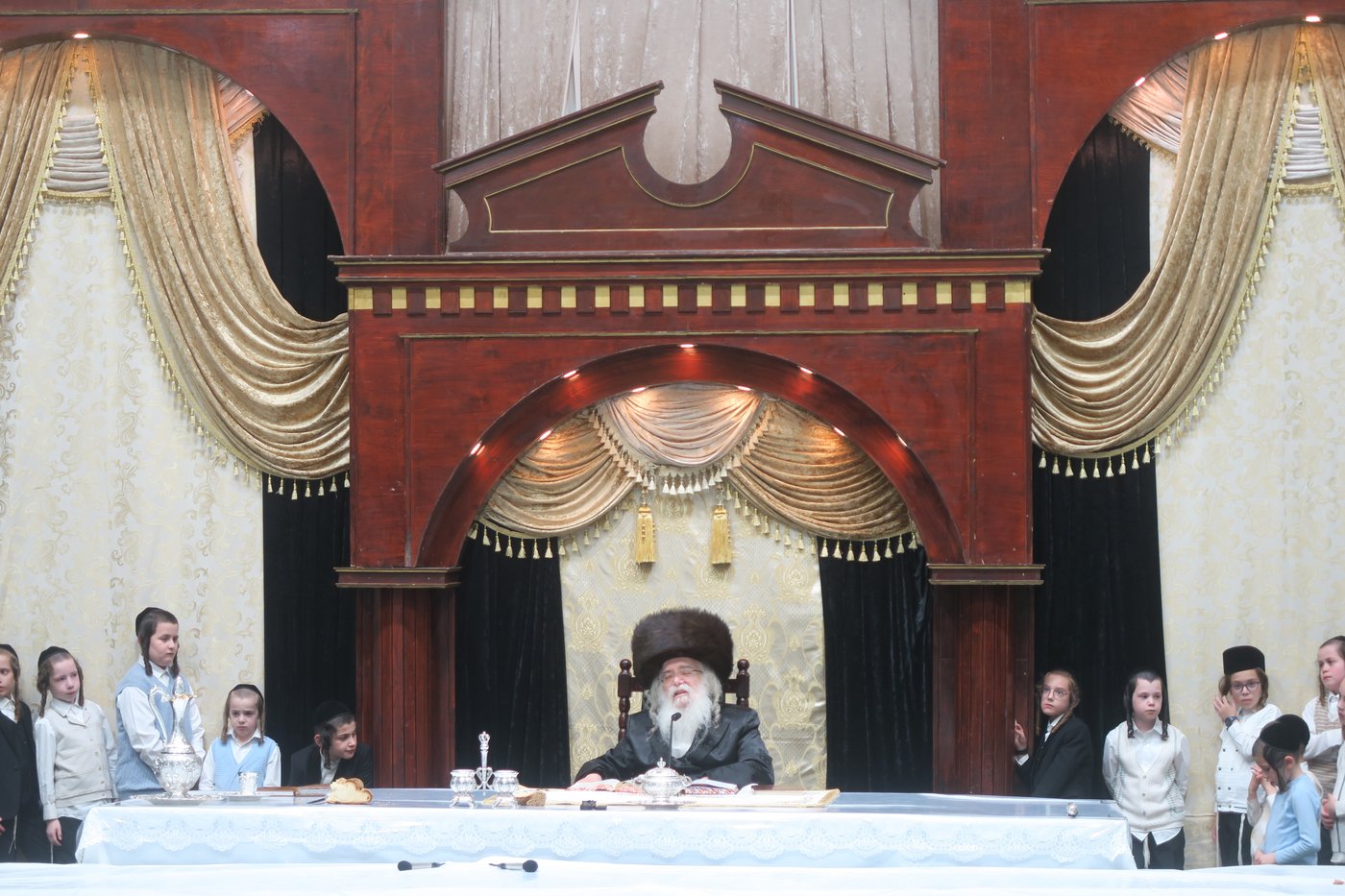 האדמו"ר מדארג שליט"א בטיש חול המועד סוכות