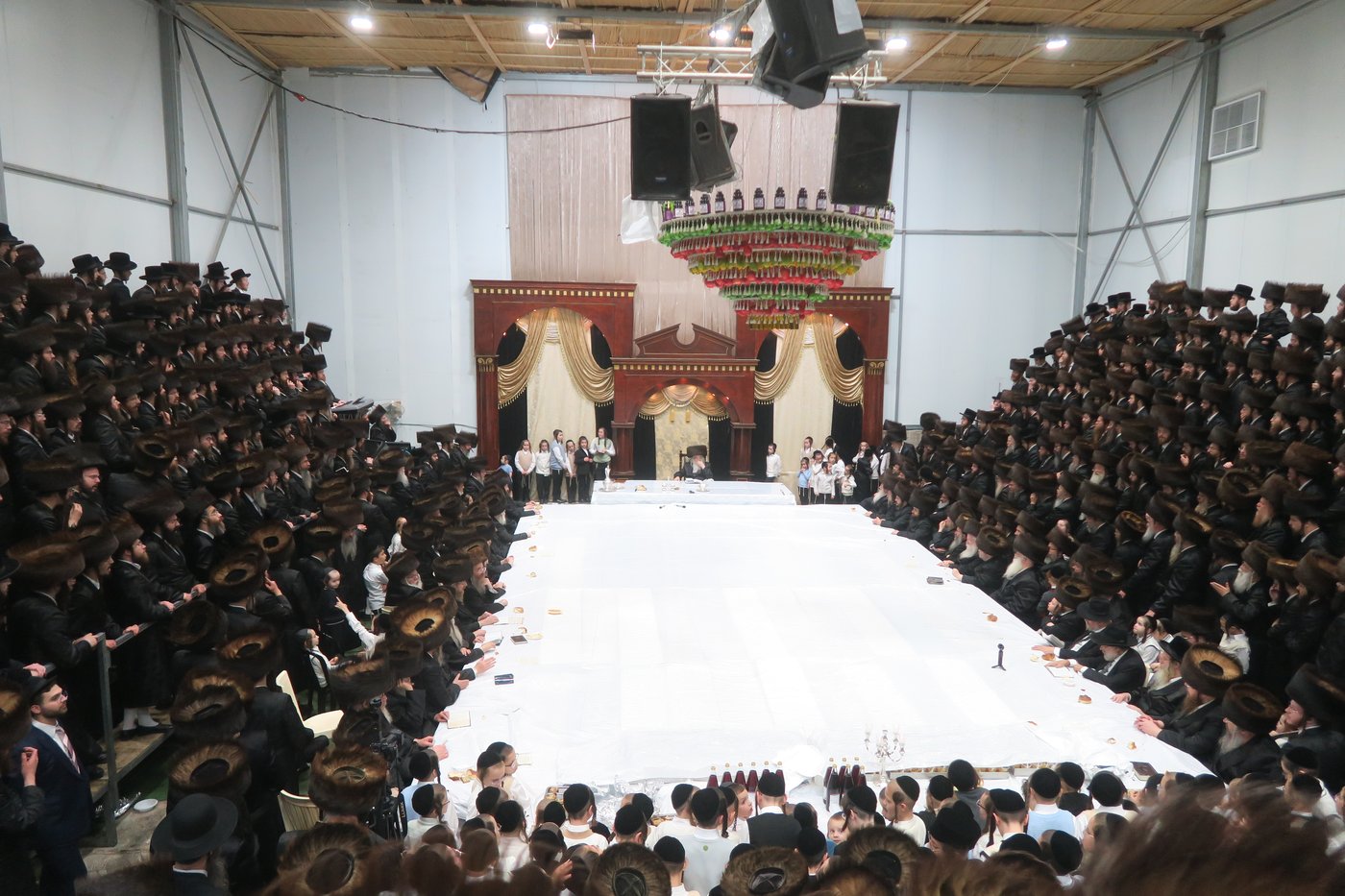 האדמו"ר מדארג שליט"א בטיש חול המועד סוכות