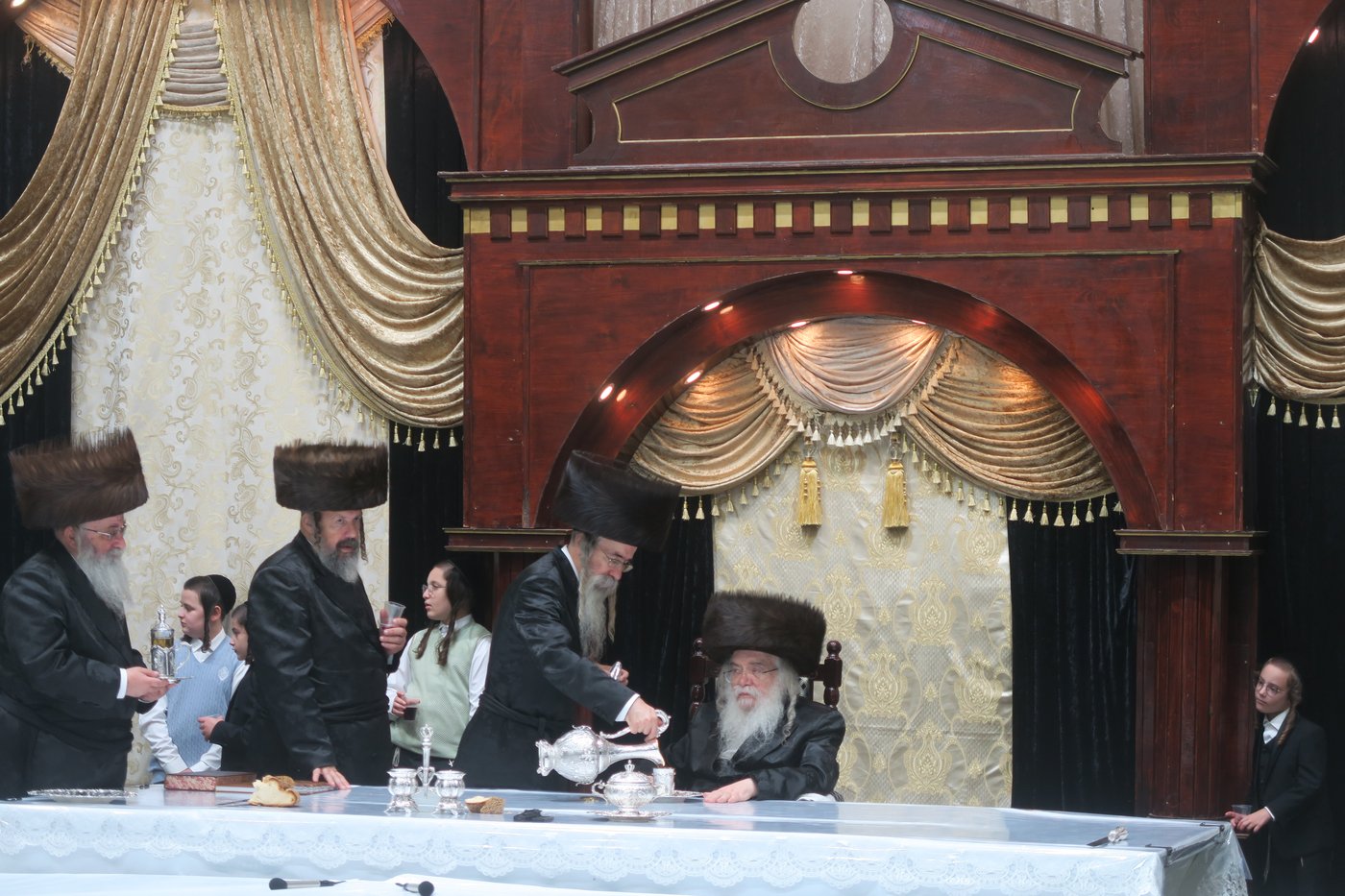 האדמו"ר מדארג שליט"א בטיש חול המועד סוכות