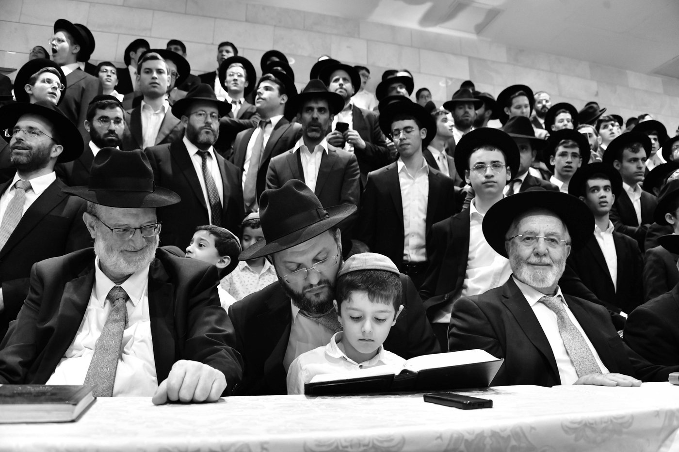 הקבלת פני רבו בישיבת חברון | צילום: שוקי לרר