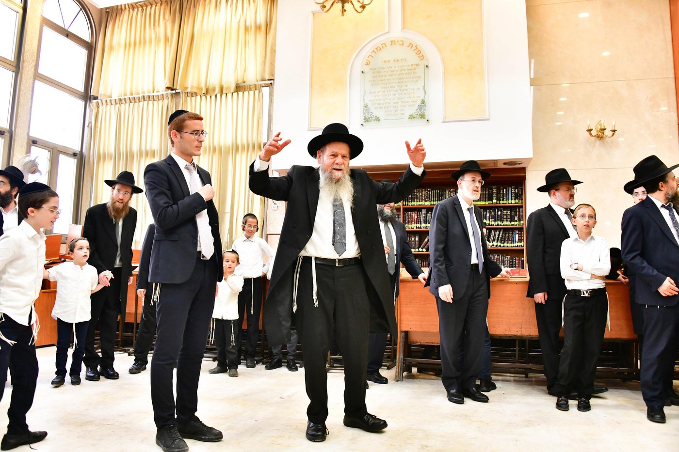 הגרמ"ש אדלשטיין שליט"א בשמחת בית השואבה | צילום: שוקי לרר