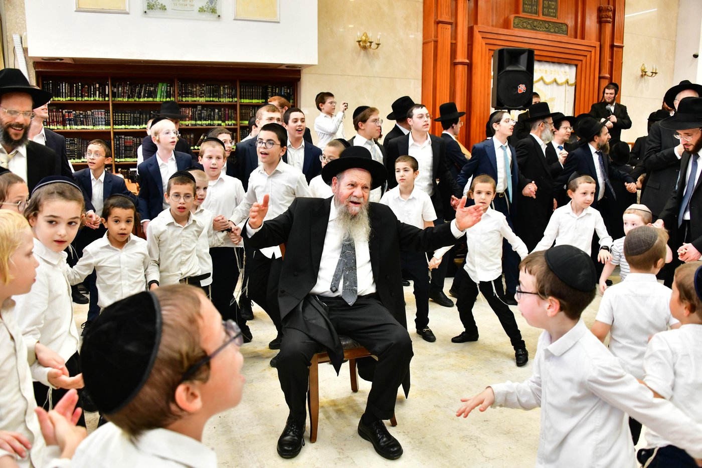 הגרמ"ש אדלשטיין שליט"א בשמחת בית השואבה | צילום: שוקי לרר
