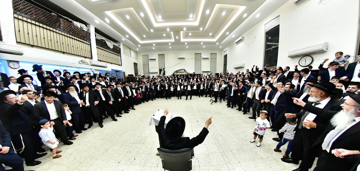 הגאון רבי צבי רוטברג שליט"א בשמחת בית השואבה | צילום: שוקי לרר