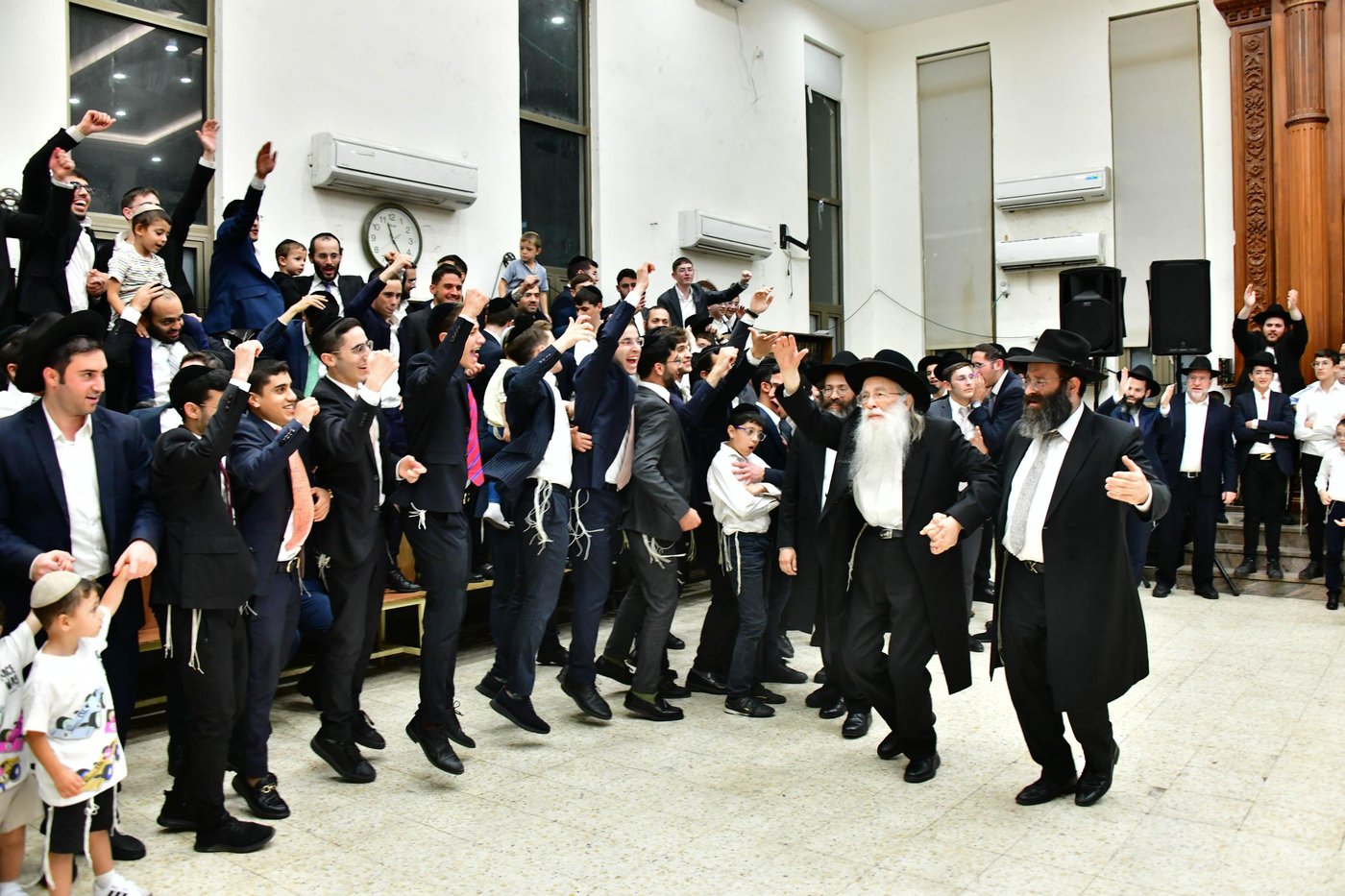 הגאון רבי צבי רוטברג שליט"א בשמחת בית השואבה | צילום: שוקי לרר