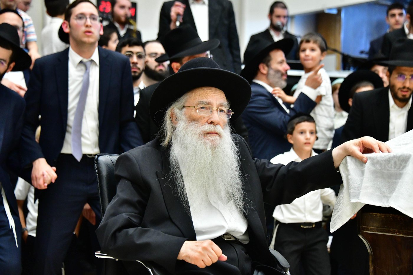 הגאון רבי צבי רוטברג שליט"א בשמחת בית השואבה | צילום: שוקי לרר