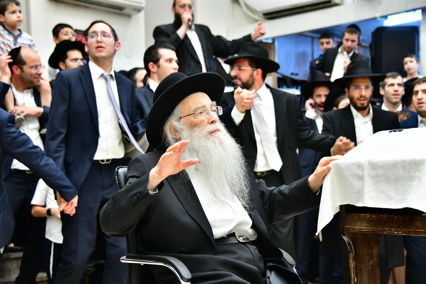 הגאון רבי צבי רוטברג שליט"א בשמחת בית השואבה | צילום: שוקי לרר