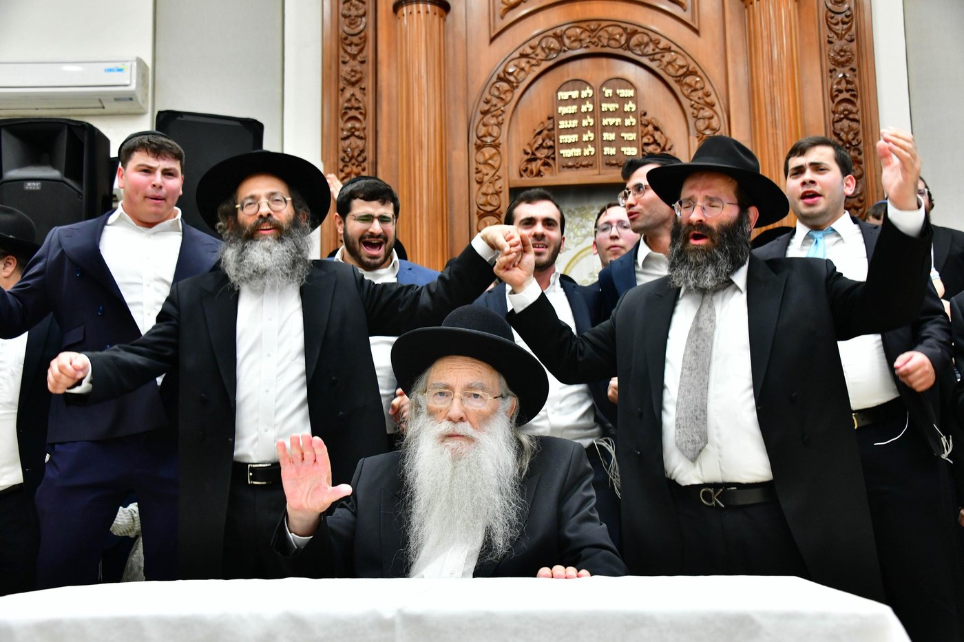 הגאון רבי צבי רוטברג שליט"א בשמחת בית השואבה | צילום: שוקי לרר