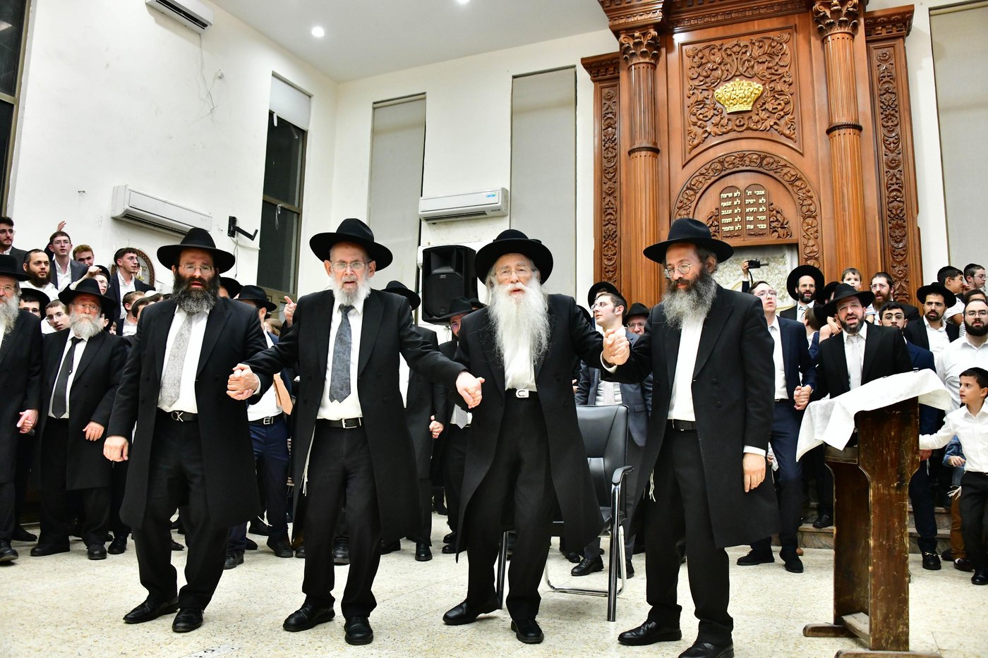 הגאון רבי צבי רוטברג שליט"א בשמחת בית השואבה | צילום: שוקי לרר