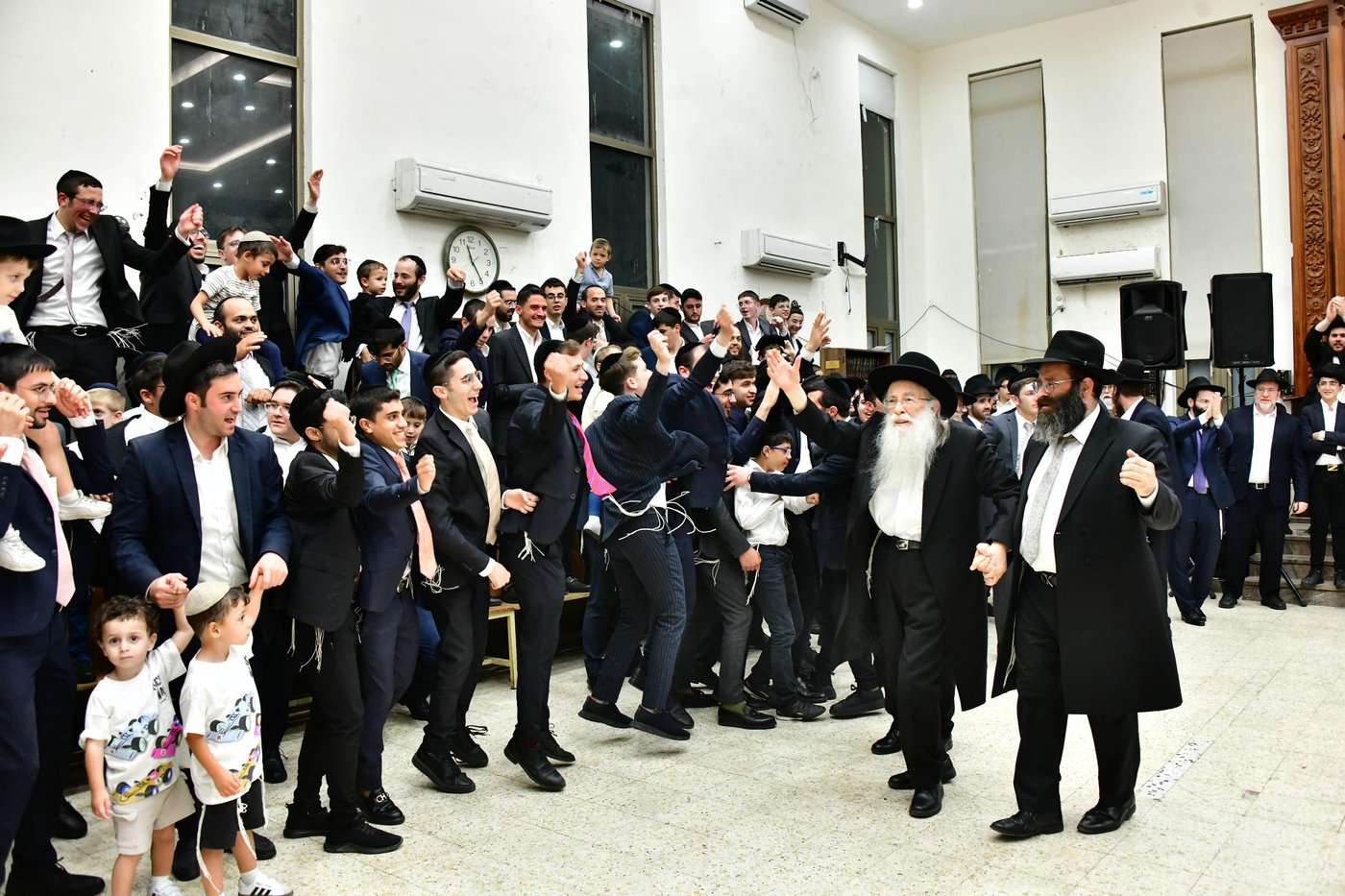 הגאון רבי צבי רוטברג שליט"א בשמחת בית השואבה | צילום: שוקי לרר