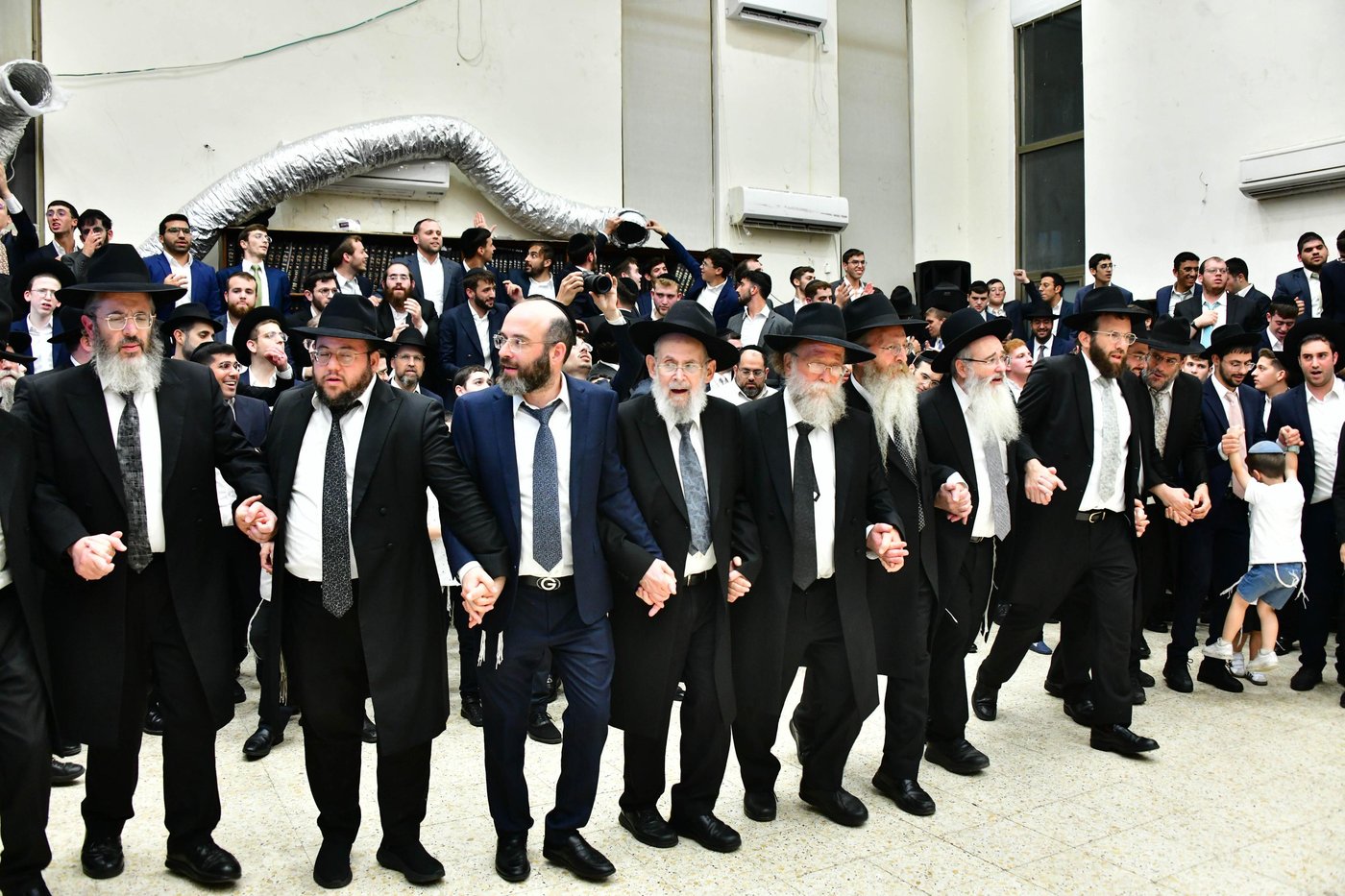 הגאון רבי צבי רוטברג שליט"א בשמחת בית השואבה | צילום: שוקי לרר