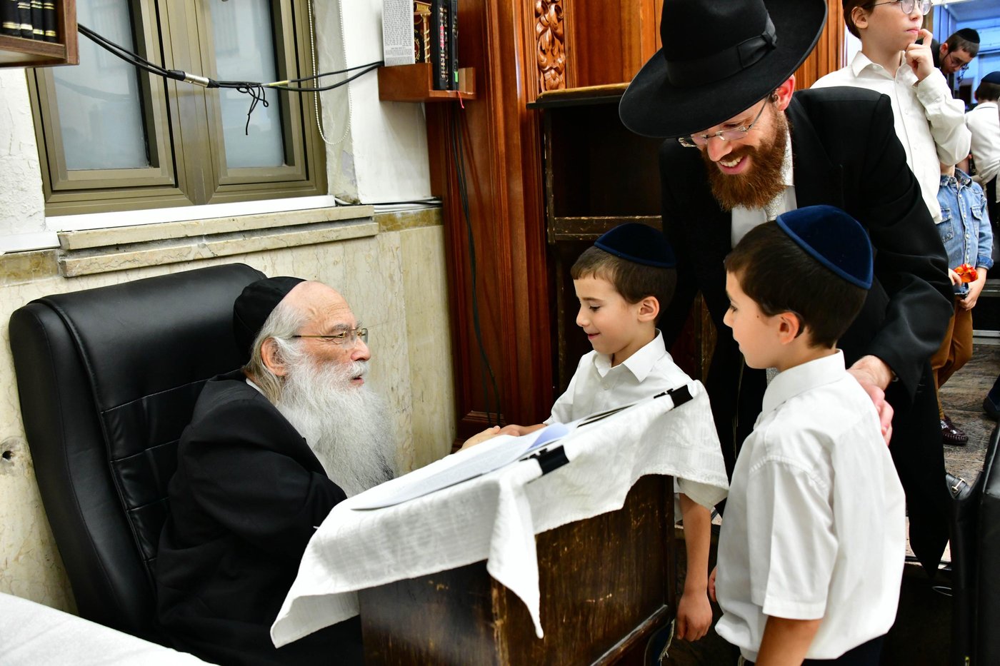 הגאון רבי צבי רוטברג שליט"א בשמחת בית השואבה | צילום: שוקי לרר