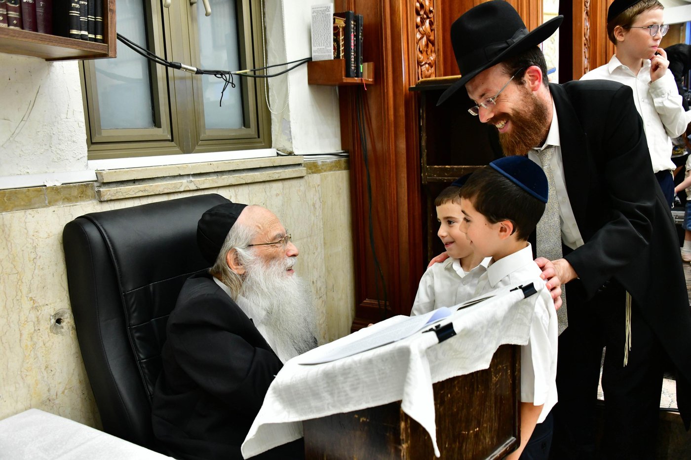 הגאון רבי צבי רוטברג שליט"א בשמחת בית השואבה | צילום: שוקי לרר