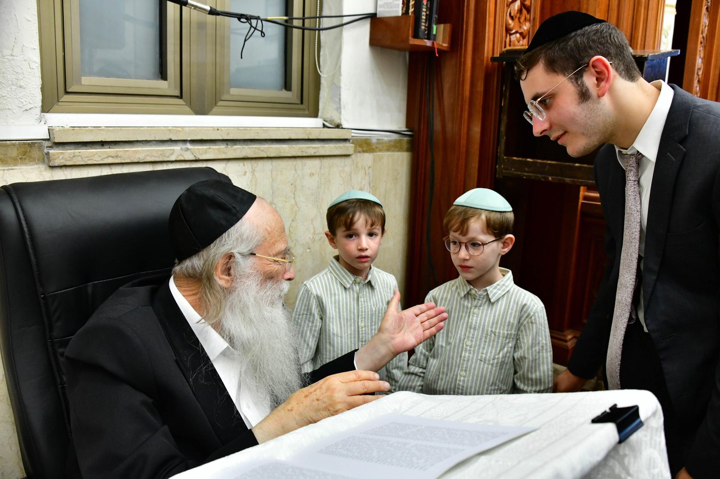 הגאון רבי צבי רוטברג שליט"א בשמחת בית השואבה | צילום: שוקי לרר