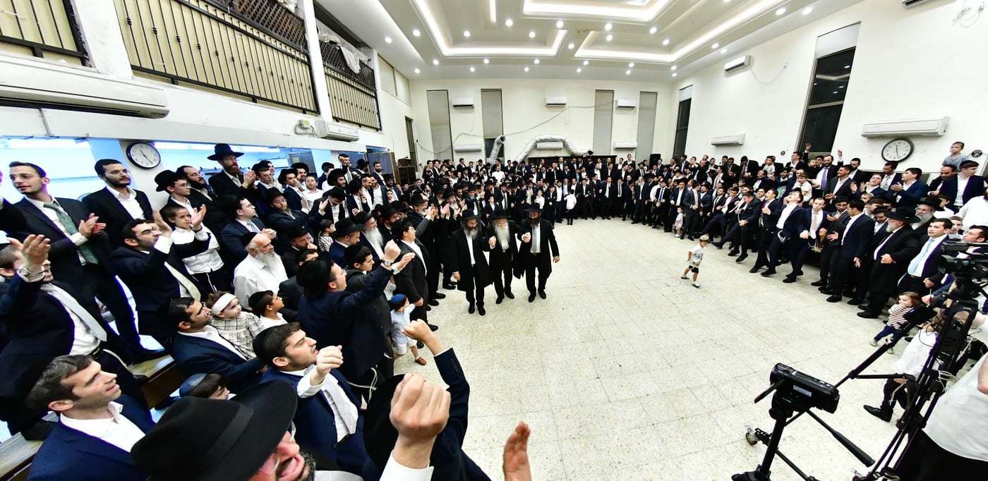 הגאון רבי צבי רוטברג שליט"א בשמחת בית השואבה | צילום: שוקי לרר