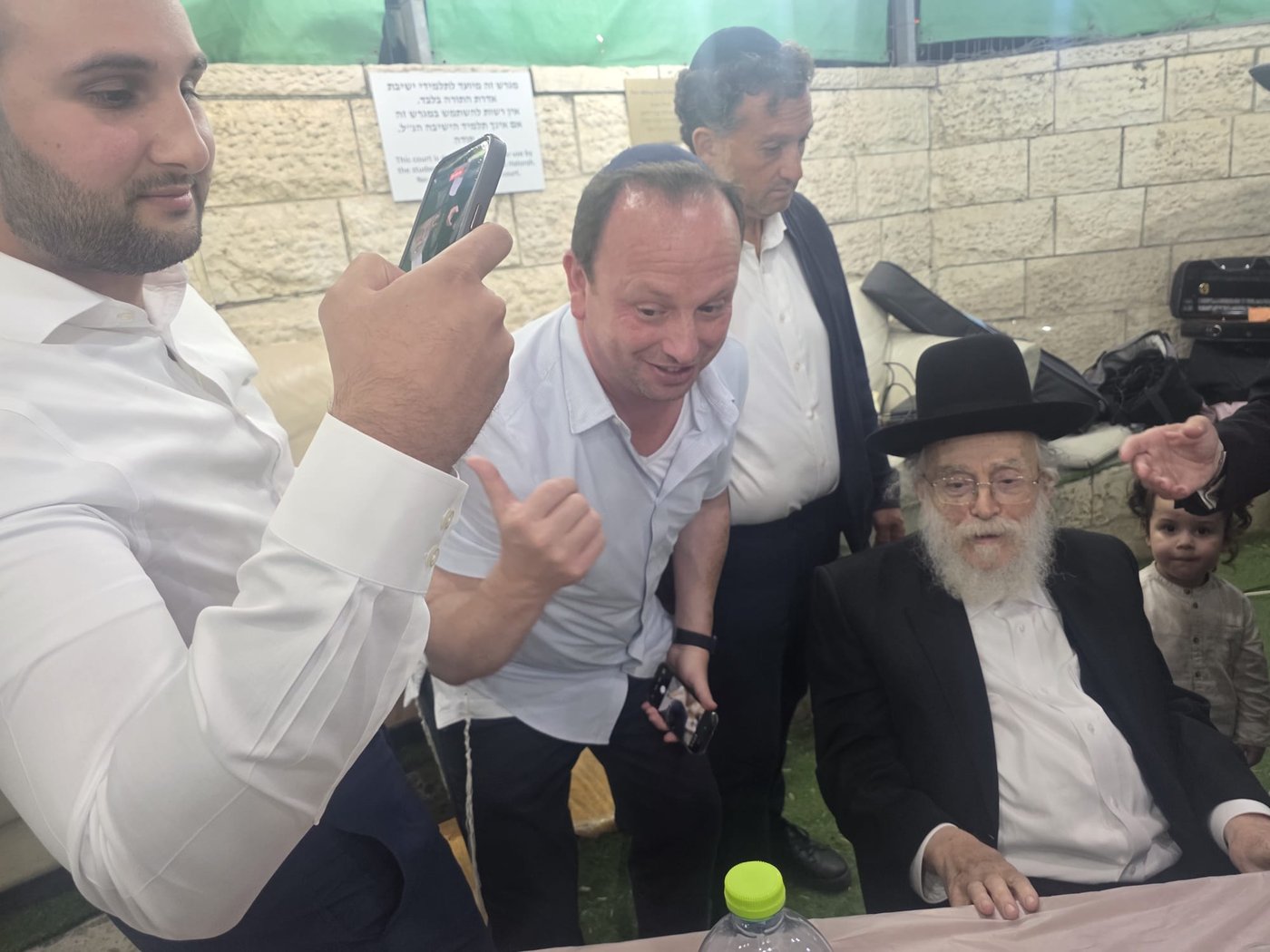 חול המועד סוכות אצל הגאון רבי בנימין דוד אלישיב שליט"א | צילום: באדיבות המצלם