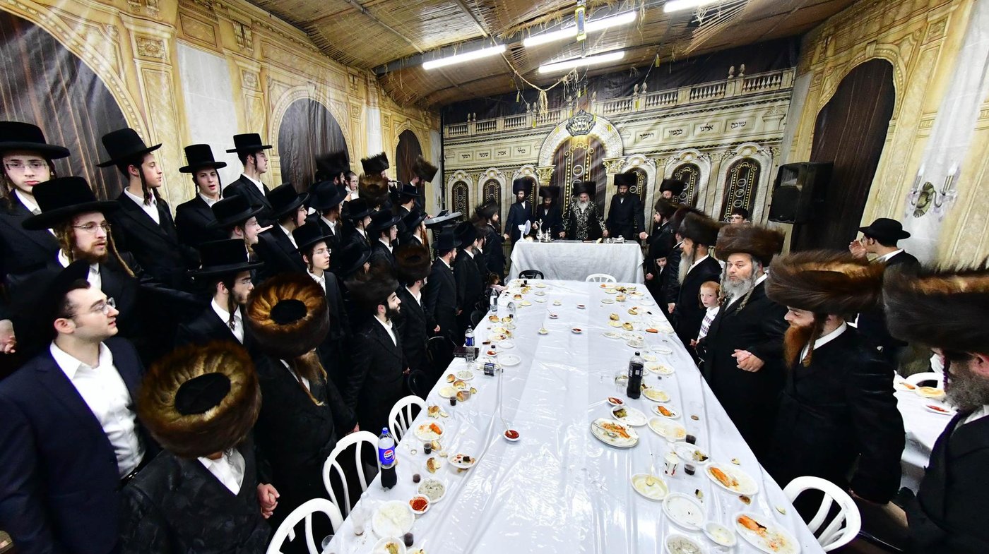 האדמו"ר מזוטשקא אמסנא שליט"א בשמחת בית השואבה | צילום: שוקי לרר