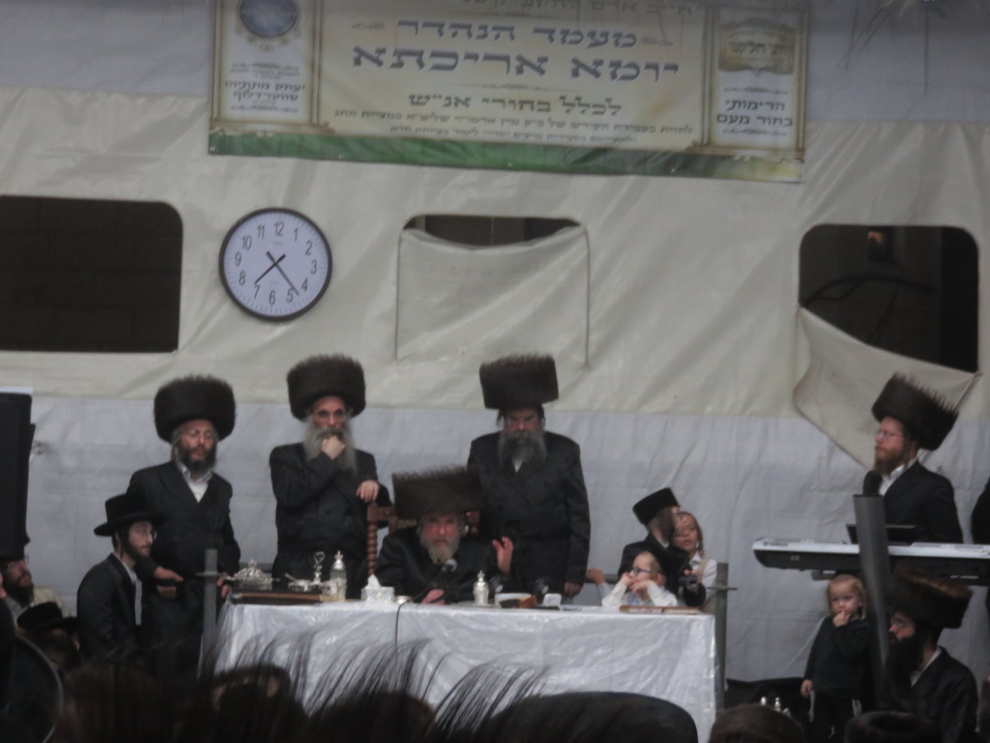 האדמו"ר מרחמסטריווקא שליט"א בטיש חול המועד סוכות