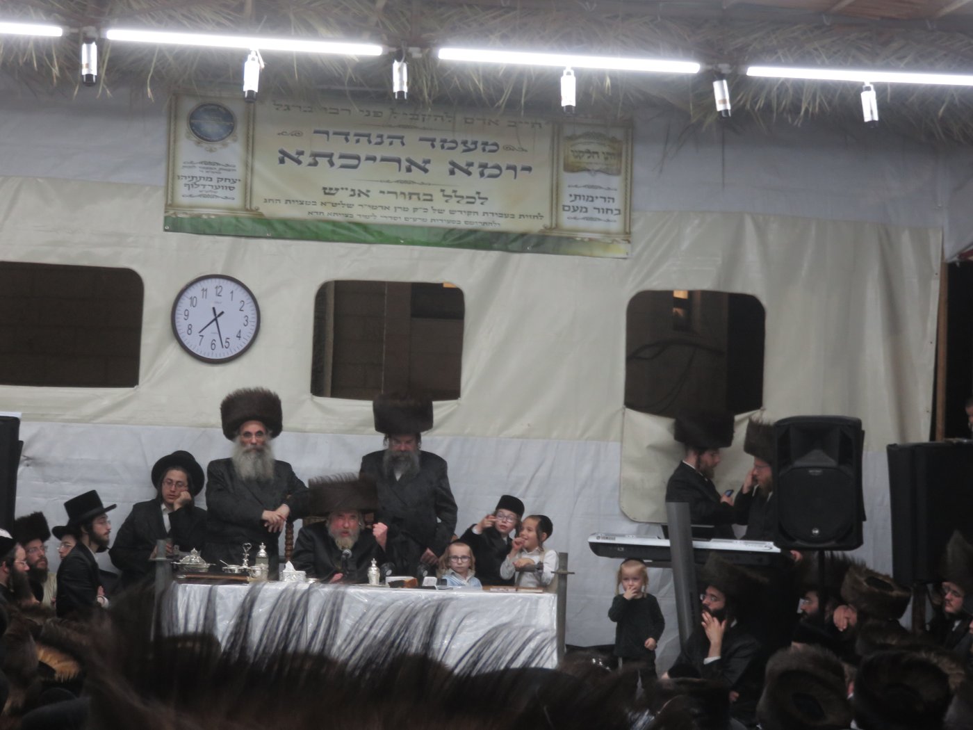 האדמו"ר מרחמסטריווקא שליט"א בטיש חול המועד סוכות
