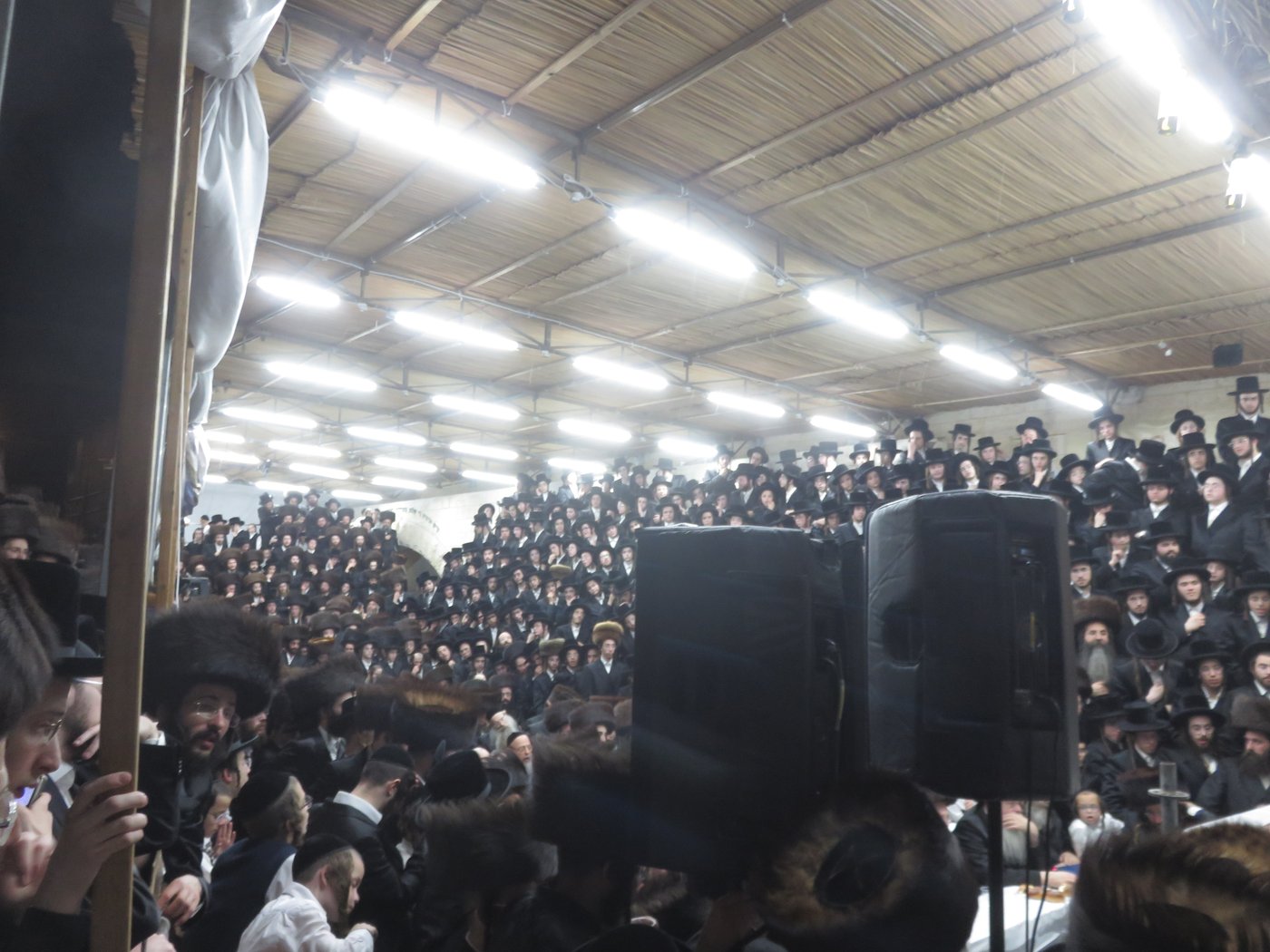 האדמו"ר מרחמסטריווקא שליט"א בטיש חול המועד סוכות