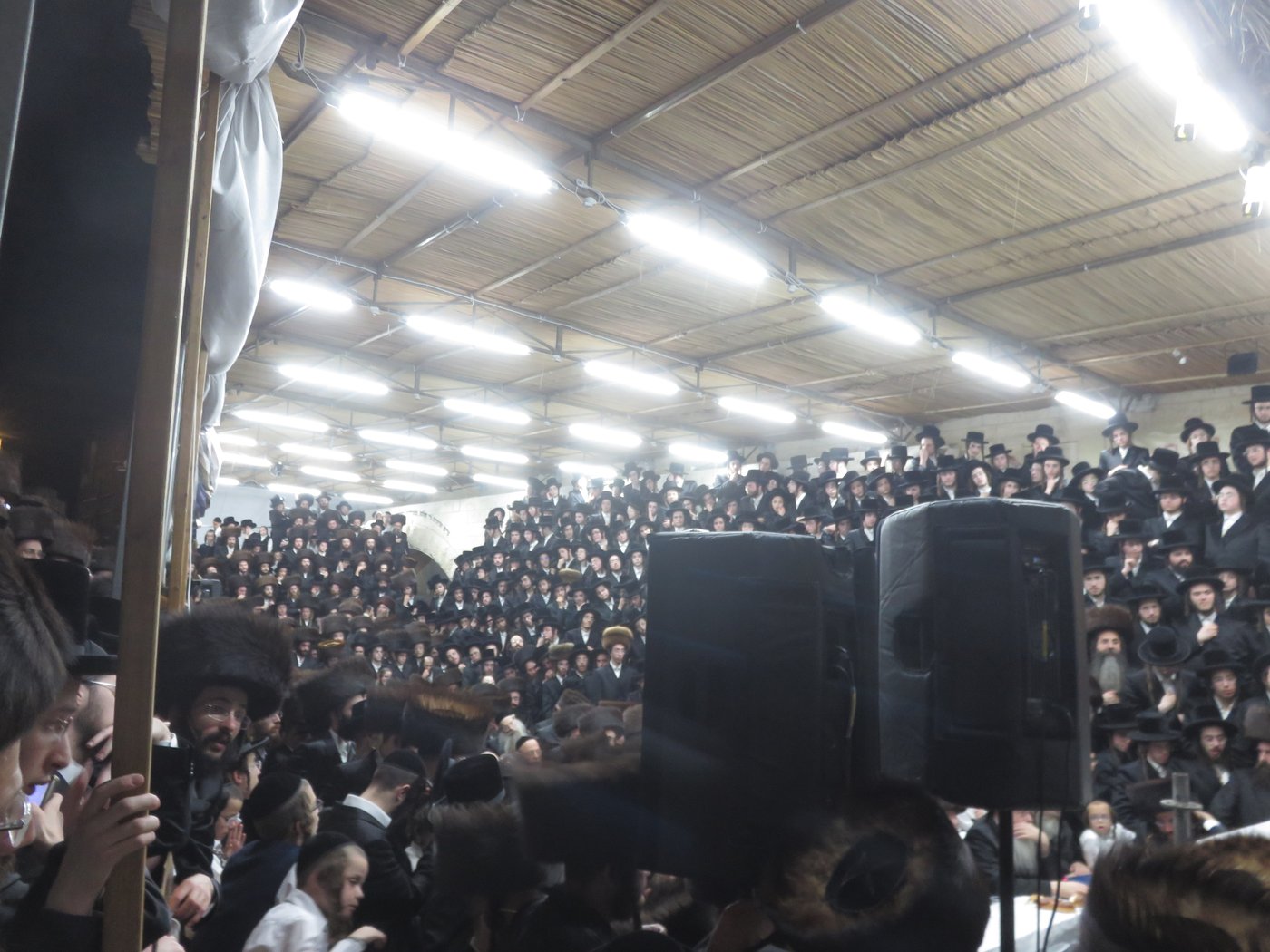 האדמו"ר מרחמסטריווקא שליט"א בטיש חול המועד סוכות