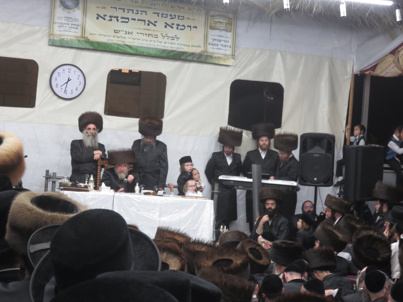 האדמו"ר מרחמסטריווקא שליט"א בטיש חול המועד סוכות
