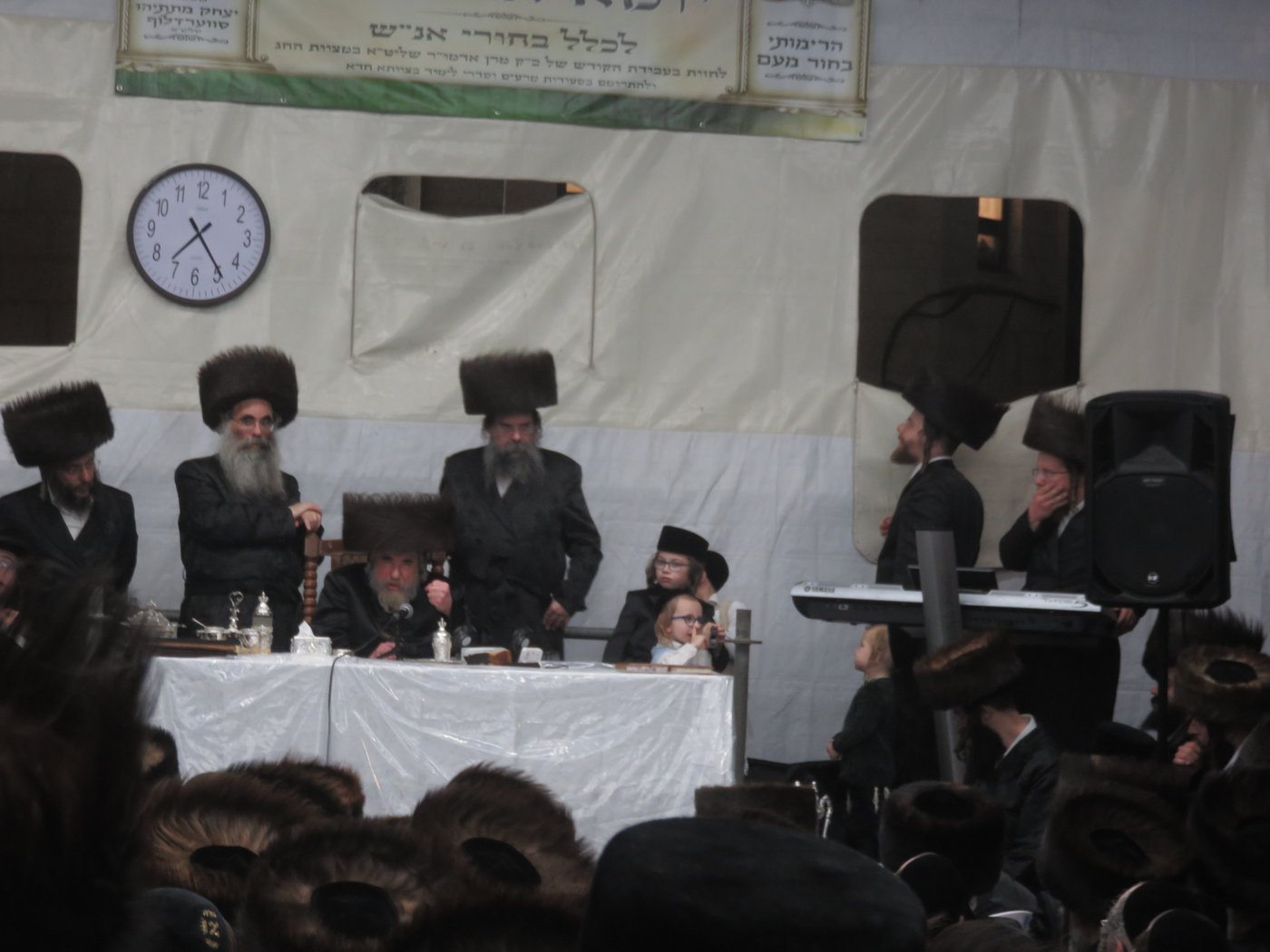 האדמו"ר מרחמסטריווקא שליט"א בטיש חול המועד סוכות
