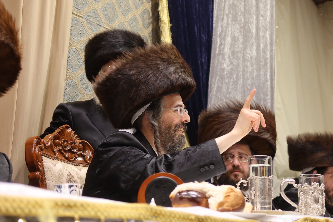 סוכות בחצר זוועהיל | צילום: שימי פ.