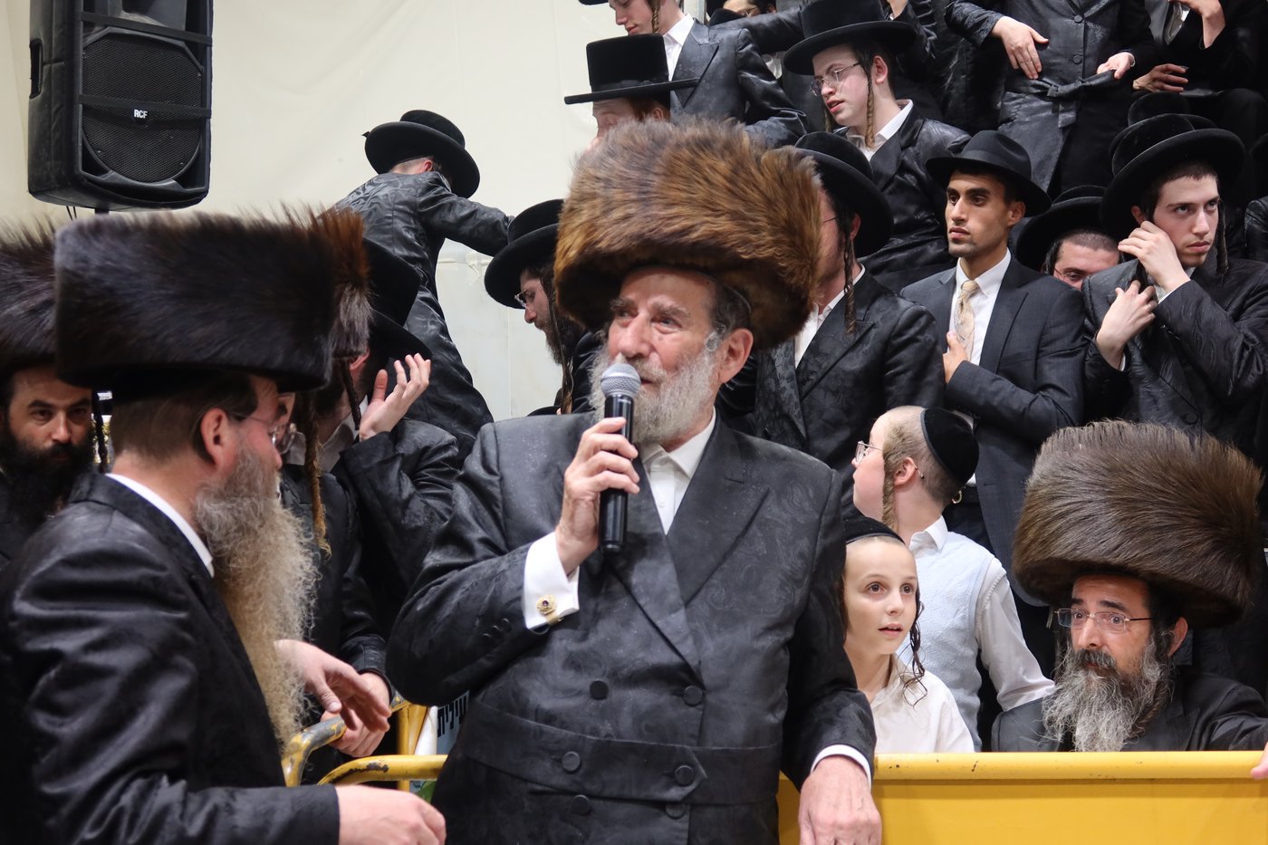 סוכות בחצר זוועהיל | צילום: שימי פ.