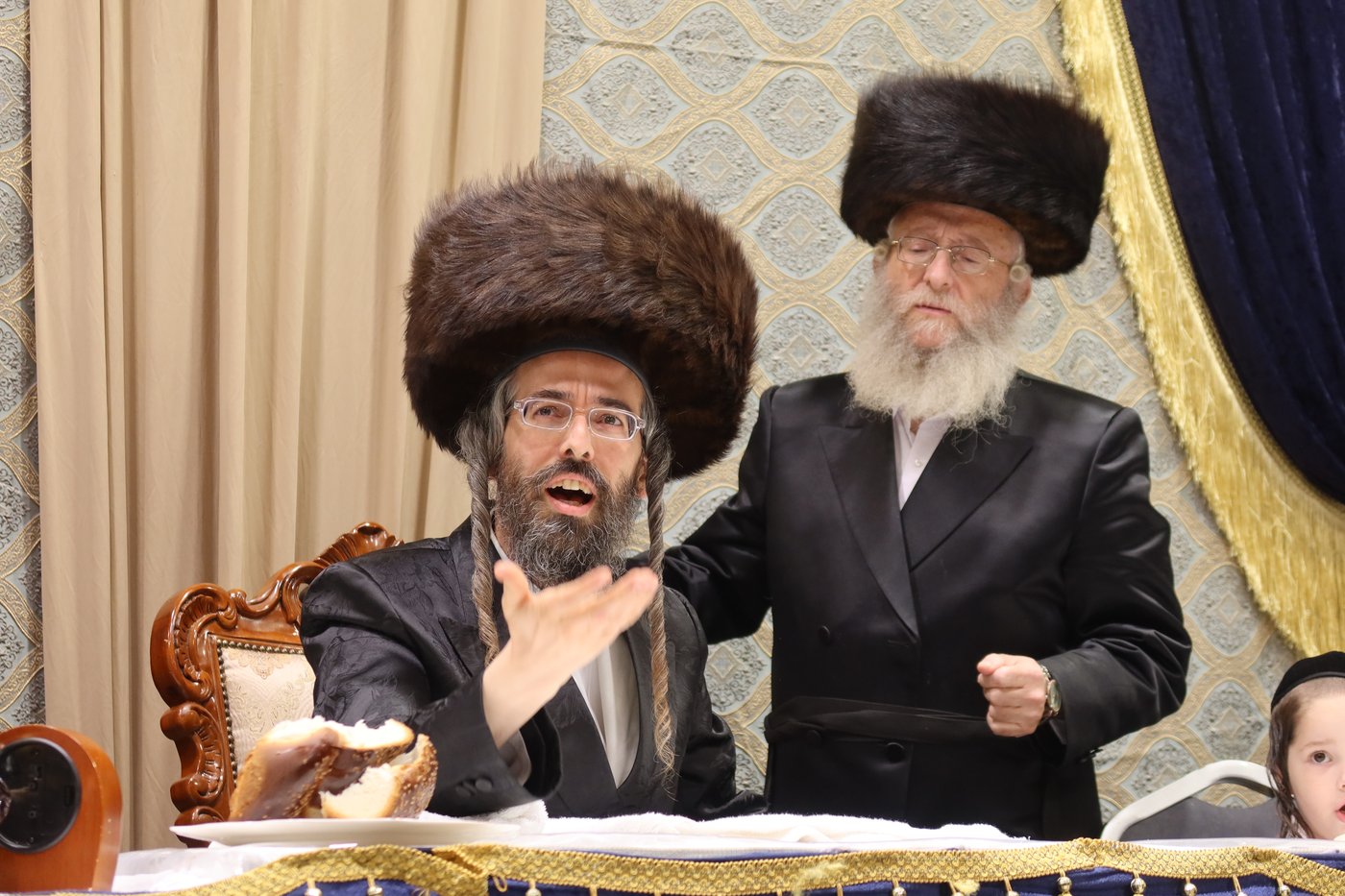 סוכות בחצר זוועהיל | צילום: שימי פ.